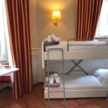 207 Casa de hóspedes 4*